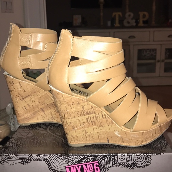 Tan wedges - Picture 2 of 4